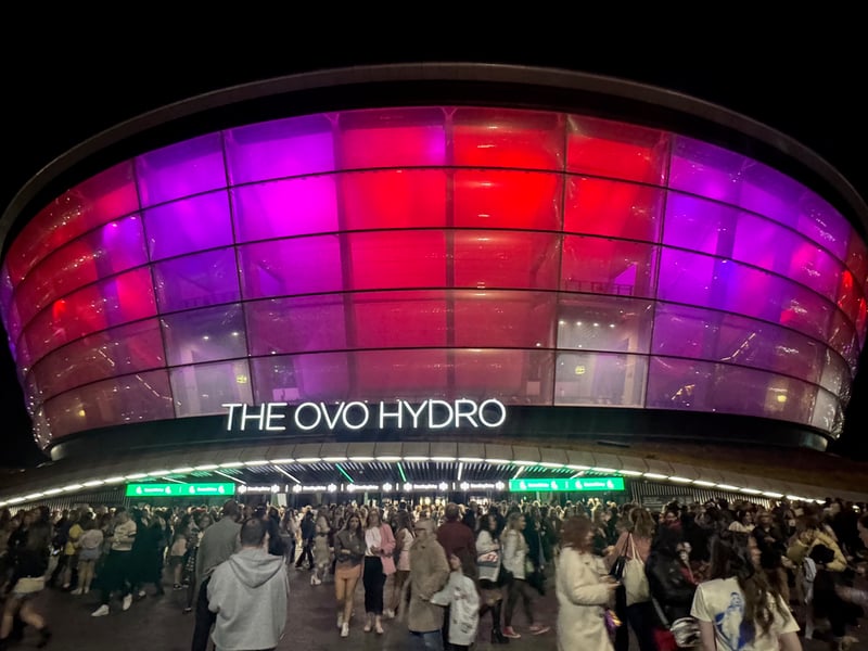 The Hydro was lit up in red and purple in honour of Sabrina Carpenter.
