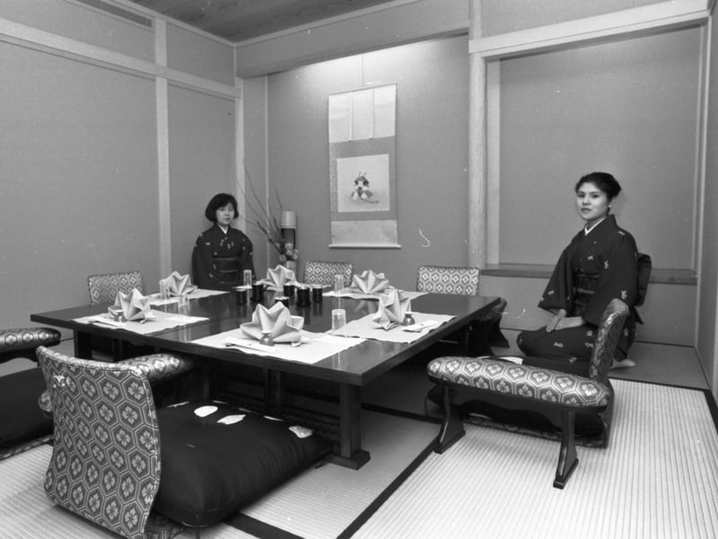 Although catering to European culture, Aye Japanese restaurant in Queen Street Edinburgh, also provided traditional Oriental seating, May 1985.