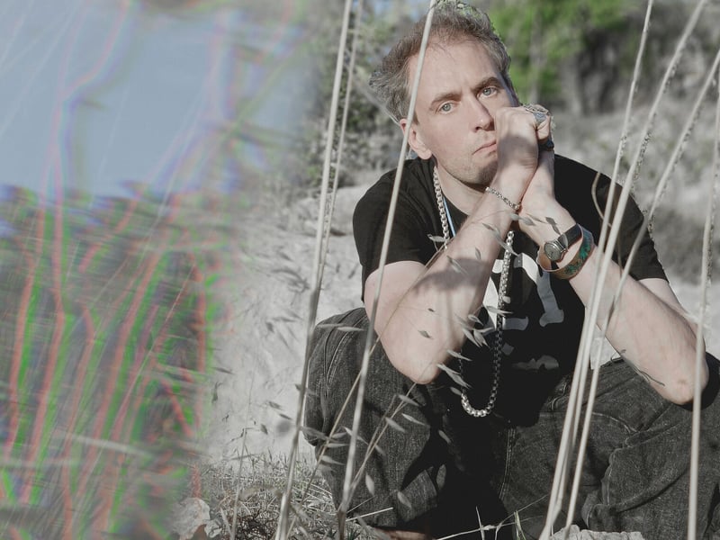 Jazz musician, spoken word poet and activist Alabaster DePlume combines his atmospheric saxophone melodies with his personal politics. A musical maverick, DePlume’s last two albums were created on the premise of giving his fellow musicians little time to practice, encouraging true improvisation and a raw, eclectic sound.