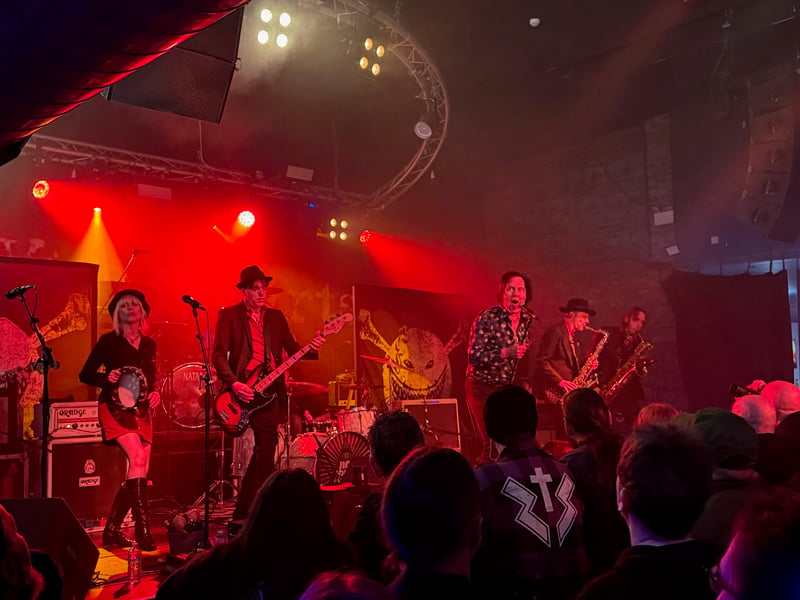 The Jim Jones All Stars played in the main support slot before The Wildhearts.