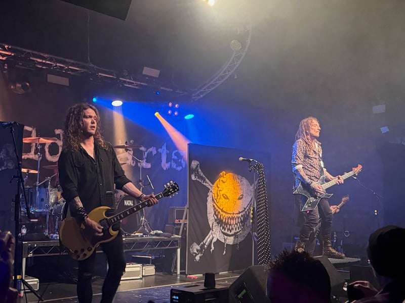 The Wildhearts played for about 90 minutes, performing a total of 15 songs.