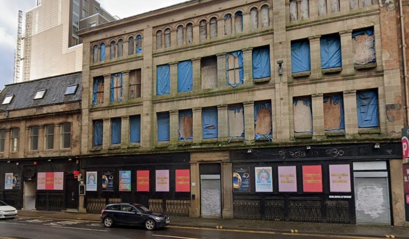 Fury Murrys was a popular spot round the back of the St. Enoch Centre in Glasgow where you were guaranteed cheao drinks and top indie tunes during the 1990s. Fran Healy, of Travis, used to hang out there before he was famous.