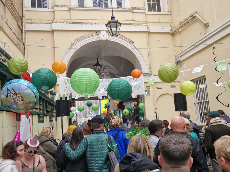 Discover a hidden side of Bristol with the St. Nicholas Market and Air Raid Shelter Walking Tour. This comprehensive and accessible tour is led at an easy pace, making it enjoyable for everyone. You’ll get great value for money with a tour that combines fascinating history with tasty street food stops.