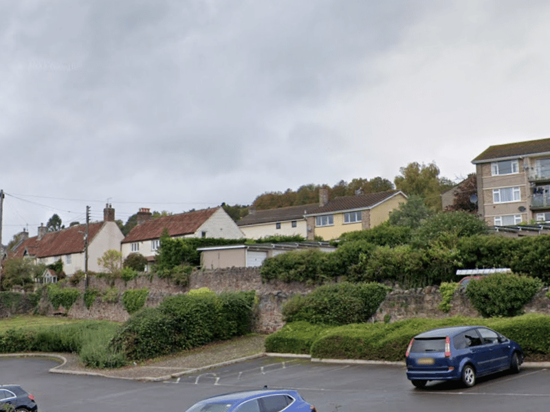 19 properties sold between March 2024 and March 2025. On average, properties sold after 135 days.