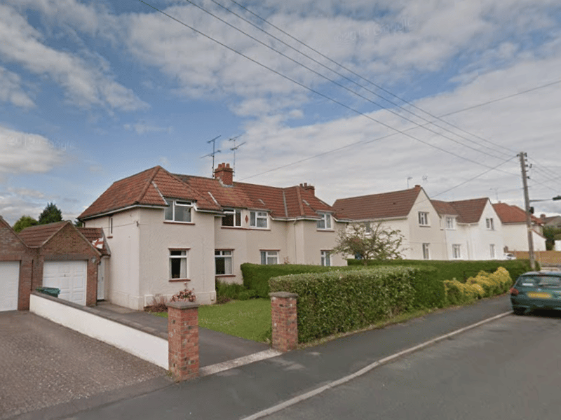 24 properties sold between March 2024 and March 2025. On average, properties sold after 136 days.