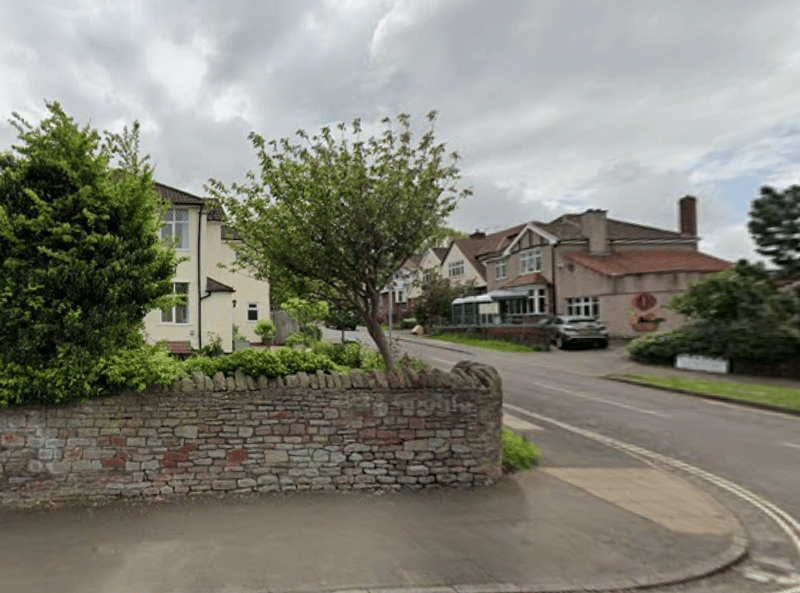 27 properties sold between March 2024 and March 2025. On average, properties sold after 125 days.