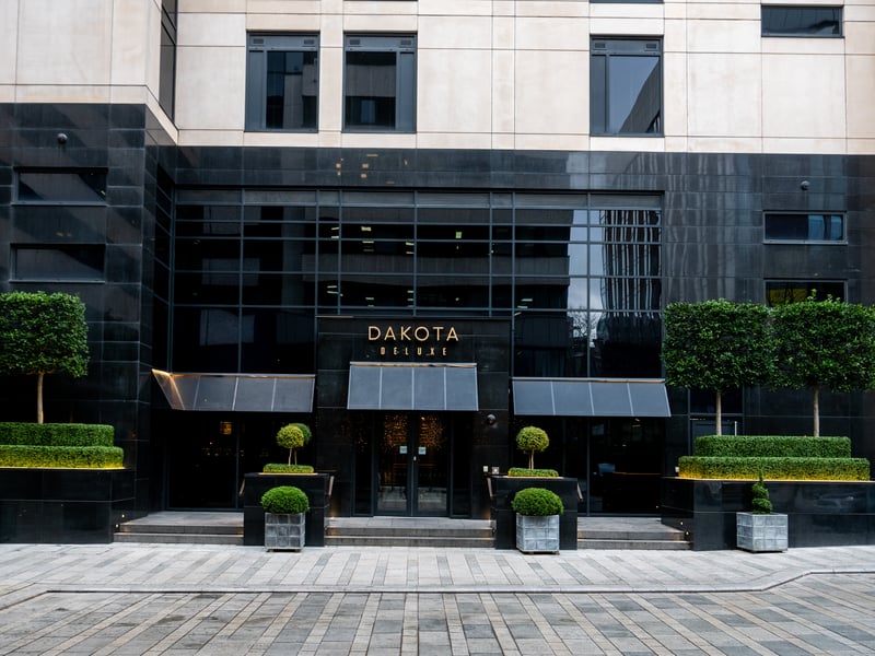 The "art of simplicity" is how Dakota describes its afternoon tea, served daily from 12 to 5 PM at £30 per person. It has 4.6 out of five stars based on more than 1,200 reviews.