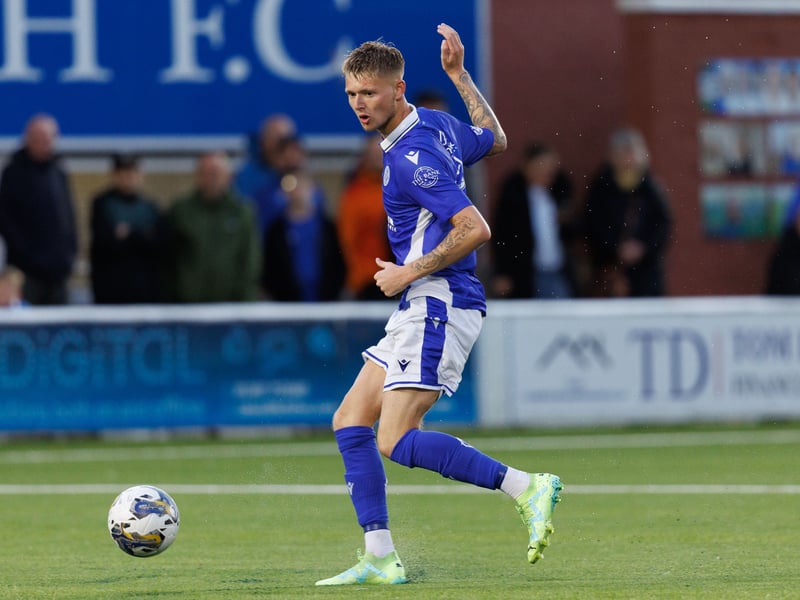 The 23-year old defender has made 31 appearances for former Hibee Dean Shiels' NIFL Premiership side this season