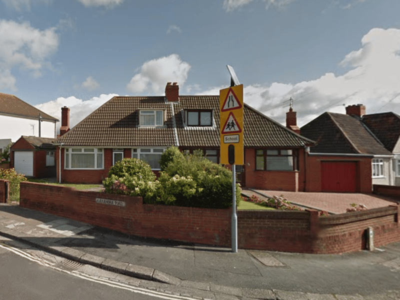 25 properties sold between March 2024 and March 2025. On average, properties sold after 147 days.