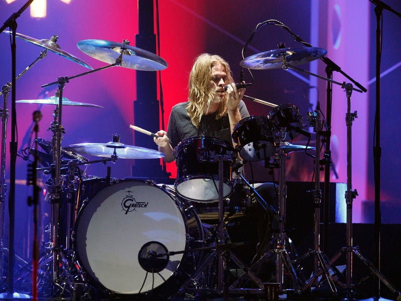 Drummer Taylor Hawkins of "Foo Fighters" performs onstage during the 3rd Annual VH1 Rock Honors at UCLA's Pauley Pavillion on July 12, 2008 in Los Angeles, California.