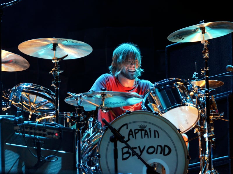 Taylor Hawkins of The Foofighters performs on stage at the second day of The Carling Weekend Reading Festival at Richfield Avenue on August 27, 2005 in Reading, England.
