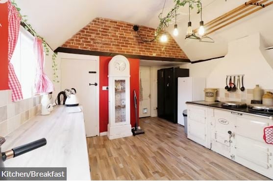 Kitchen/Breakfast Room