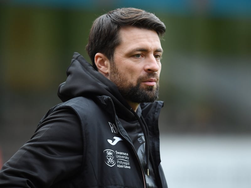 Just 39-years-old, Martin has built a reputation for playing high-temp, possession based football. Guided Southampton into the English Premier League last season, but was sacked after badly struggling in the top flight. Knows the club after having a loan spell at Ibrox later in his career, and may feel he can revamp Rangers after a torrid few years.