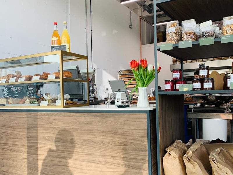 Known for their 'Heritage Grain' sourdough. They use UK-grown, stone-ground flour and follow a strict slow-fermentation process that creates an incredible, nutty crust. 🍞 29-31 The Blvd, Leeds Dock, LS10 1PZ