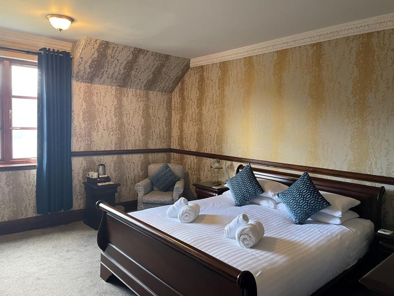 The 11 letting rooms vary in size from double to super king, and all rooms either benefit from a loch view or woodland view.