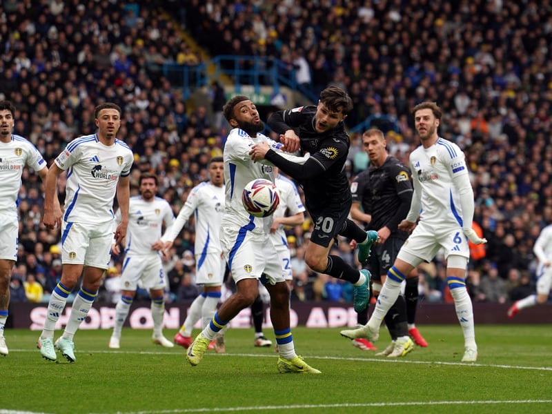Involved in the opener but wasn't at his best. Leeds' lack of fluidity hampered his ability to get forward. Drove Leeds up the pitch a few times in the second half but lacked composure.