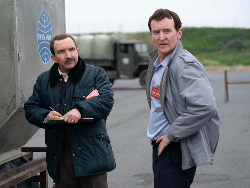 English actor Eddie Marsan as Tom Thurman alongside Scottish actor Tony Curran as DCI Harry Bell. 