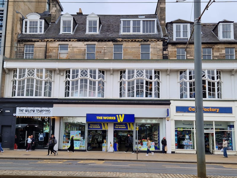 A change of use has been approved to create 14 serviced apartments on the second and third floors at 120b Princes Street, above the Willow Tea Rooms.
The space is currently empty or used for storage. Around half the apartments will face onto Princes Street and the other half onto Rose Street South Lane.
