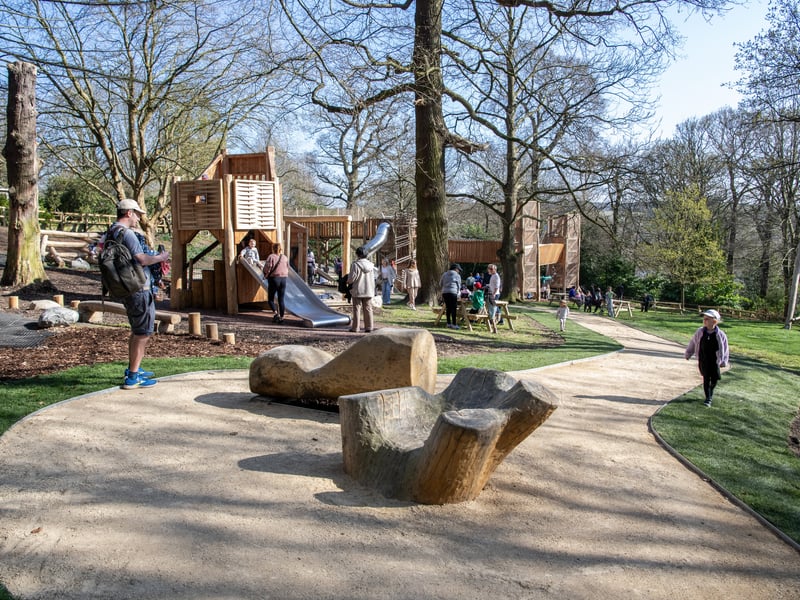 The use of natural materials and nods to Harewood’s heritage let the Playscape blend organically into its woodland setting.