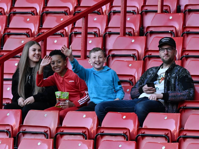 Sheffield United fan gallery v Millwall