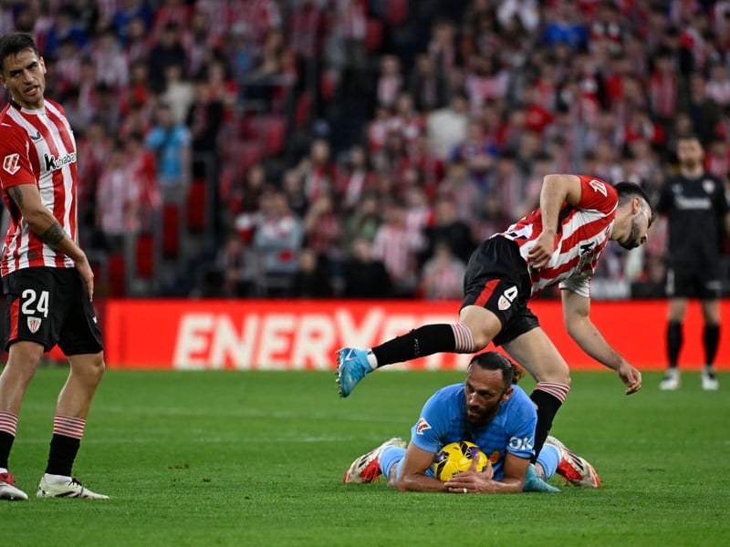 Paredes was subbed off due to an ankle injury in the 73rd minute of Sunday's 0-0 draw against Villarreal. He only only recently returned from a thigh injury, but is now a doubt for Thursday's game at Ibrox.