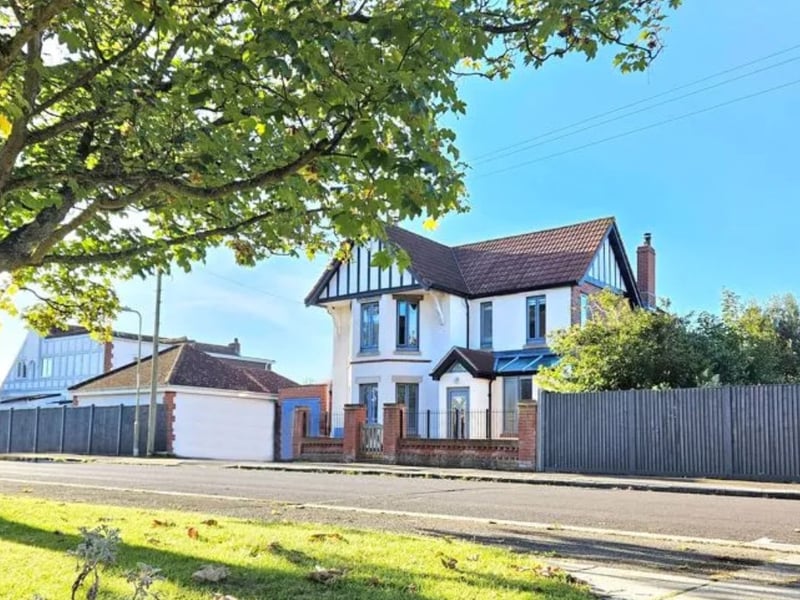 This four bedroom home comes with two bathrooms and three reception rooms.