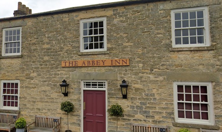 The Abbey Inn overlooks the historic ruins of Byland Abbey, and reflects the history of Yorkshire in its fishes. It prides itself on natural flavours and classic dishes. 