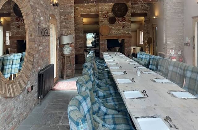Alice Hawthorn Inn is located within a historic building, first being known in 1781 as The Bluebell. It was later named Alice Hawthorn Inn after a successful racecourse, which took its name from the daughter of a blacksmith. It boasts a Mibrasa charcoal oven.
