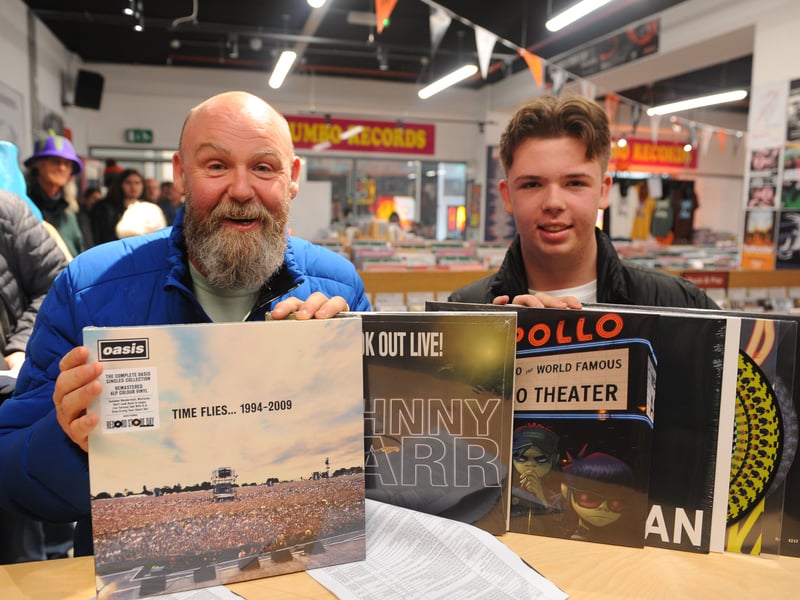 Gavin Quinlan and son Niall, of Fairburn Ings, with their record haul after over eight hours in the queue.