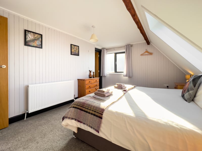 Doune Bay Lodge, which is currently let as a holiday home, offers space, comfort and a chance to immerse yourself completely in a beautiful part of Scotland. 