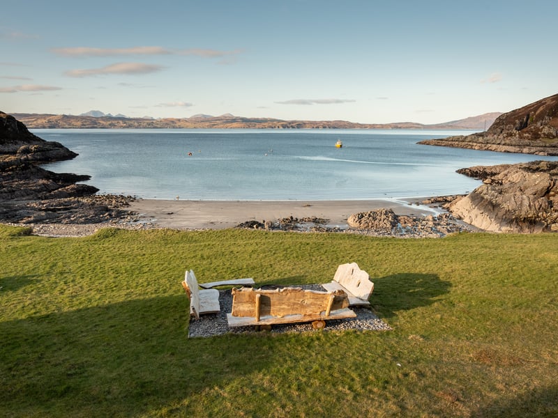 Time moves slow at Doune Bay Lodge, where natural beauty holds court and the strains of ordinary life fade out.