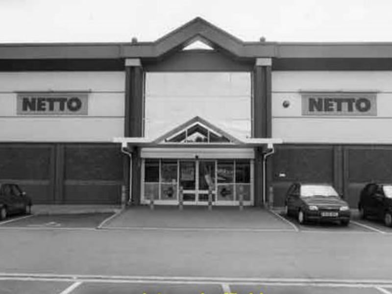 Netto supermarket, at Queens Road Shopping Centre, Sheffield, pictured in June 1995. The shopping centre was built on the site of the former Corporation bus depot.