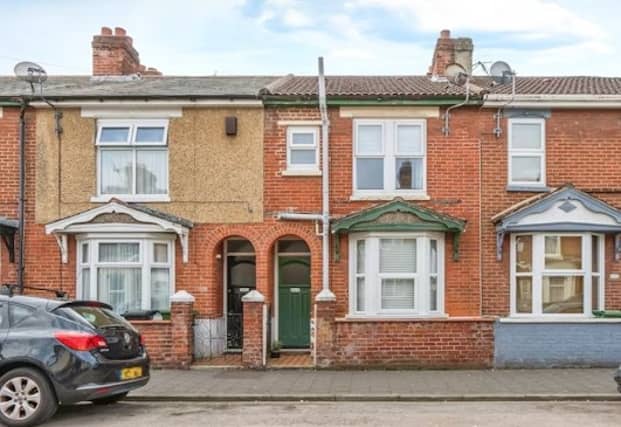 This two bedroom home mid terraced home is located in a popular residential road within the city.