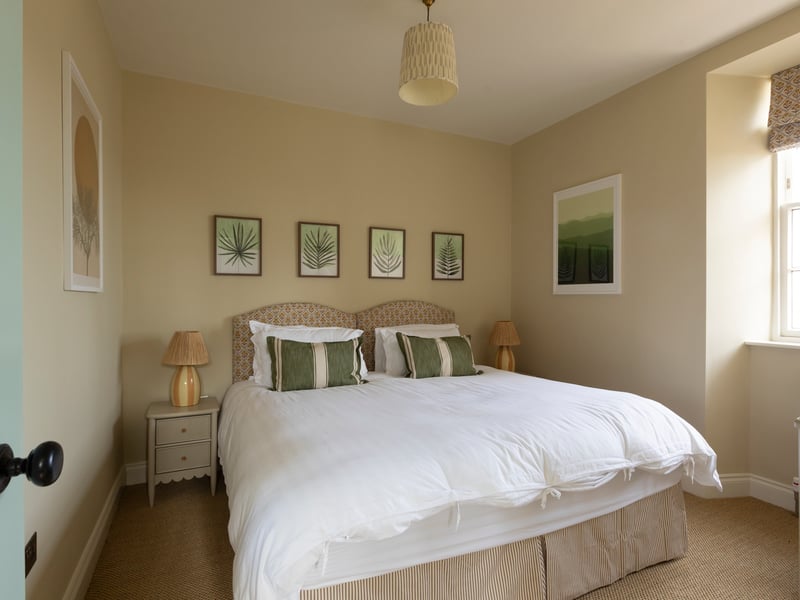 Like Laundry Cottage, Montagu Cottage comfortably accommodates six guests across three bedrooms, including a king-size or twin room and two en-suite double bedrooms.