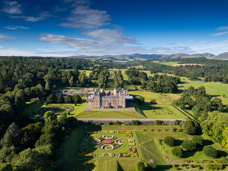 Outdoor enthusiasts will appreciate the private garden with a patio, where they can enjoy the views over the Nith Valley, while sheep and lambs roam just beyond the fence. The cottage is ideally situated next to the Estate’s walking network, making it an excellent base for walkers, cyclists, and nature lovers.