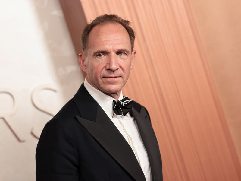 'If it ain't broke, don't fix it'. If the Harry Potter casting team reckon that's the case then they could do worse than sticking with Ralph Fiennes who was so good in the original films. He's currently hot property after being Oscar-nominated for 'Conclave' and is 3/1 to be tempted back to the world of boy wizards.
