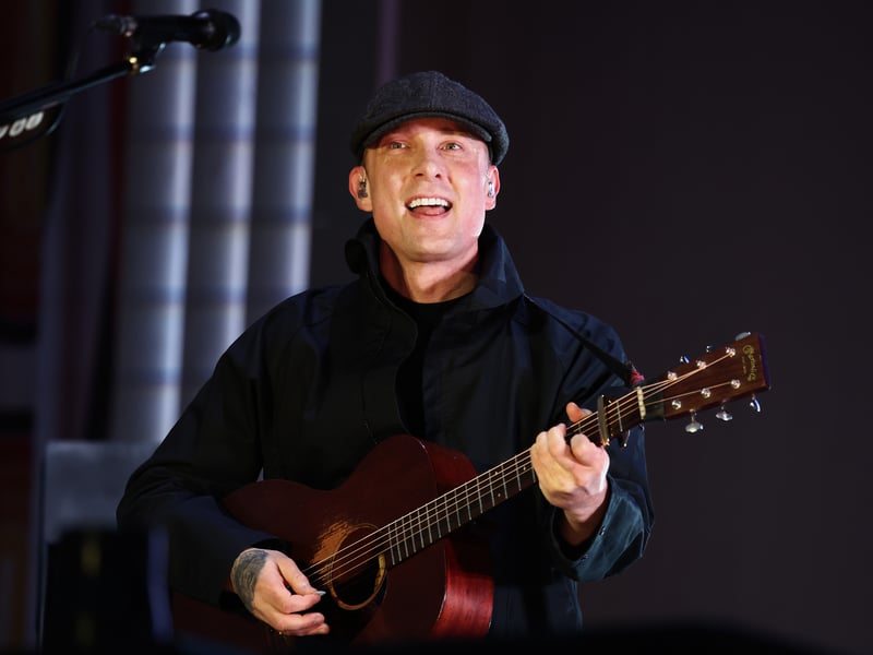 Scottish singer-songwriter Gerry Cinnamon was raised in 'The Valley' which is a residential area of Castlemilk. He is a former St Margaret Mary's Secondary School pupil.