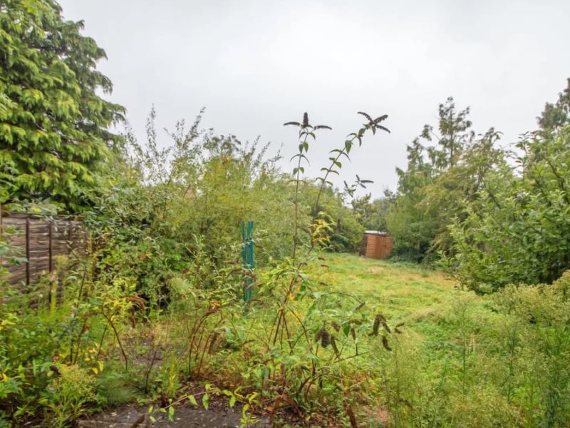 This home comes with three bedrooms, two bathrooms and three reception rooms.