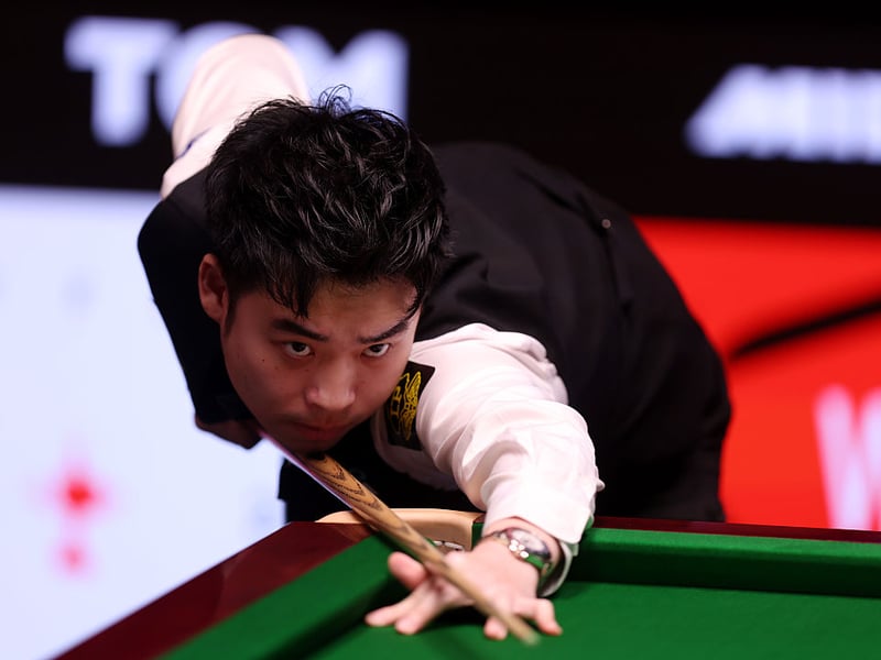 Si Jiahui has yet to win a ranking tournament - having reached the finals of the 2025 German Masters and the 2024 Wuhan Open. He's 25/1 to make the biggest title in the sport his first having beated David Gilbert in the first round and leading Ben Woollaston in the second.