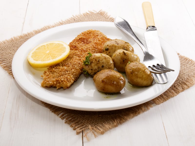 Also known as Sgadan is Buntàta (pronounced skat-un iss bun-dat-uh), this recipe is far less common to come across now, however it was once so popular that songs were written about it. Comprising salt herring, potatoes and onions, some variations call for the fish to be oatmeal crusted.
