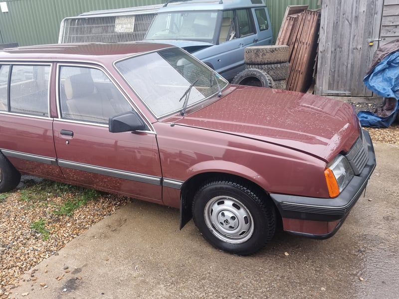 This large family car was launched in 1975 but really took off after the second generation Mk2 was released six years later, and became one of the most popular cars of the 80s. Between 1981 and 1988, according to startrescue.co.uk, 807,624 Vauxhall Cavaliers were sold. By the time it was replaced by the Vectra in 1995, more than 1.8 million had been sold - making it the fifth most popular car in UK history.