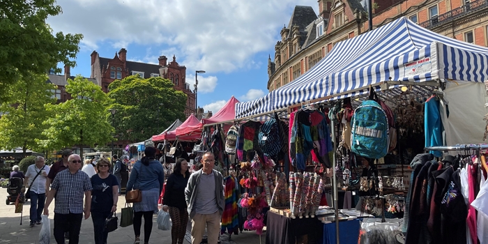 Explore a vibrant array of international goods, crafts, and delicious food at the Sheffield International Market: Spring 2025. This market will be open from Thursday, May 1st to Monday, May 5th, 2025, in the heart of Sheffield 📌 Sheffield City Centre, S1.