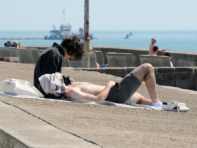 The people of Portsmouth are enjoying the sunshine as a mini heatwave hits. 


Picture: Sarah Standing (290425-5435)