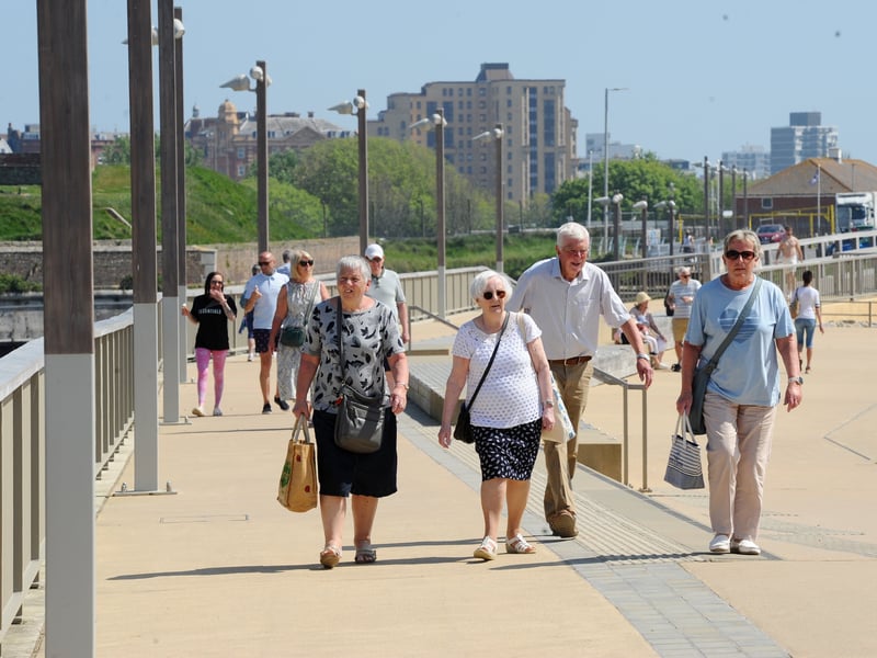 The people of Portsmouth are enjoying the sunshine as a mini heatwave hits. 

Picture: Sarah Standing (290425-5435)