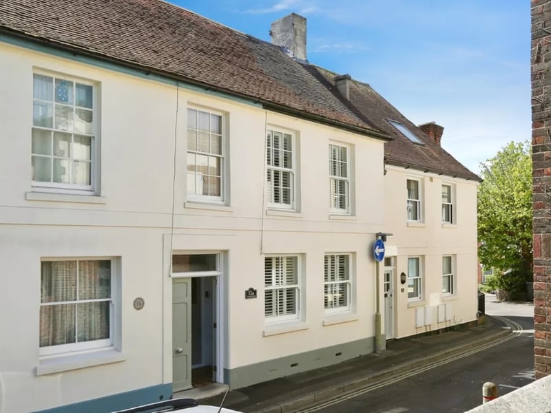 This glorious home comes with four bedrooms, one bathroom and two reception rooms.