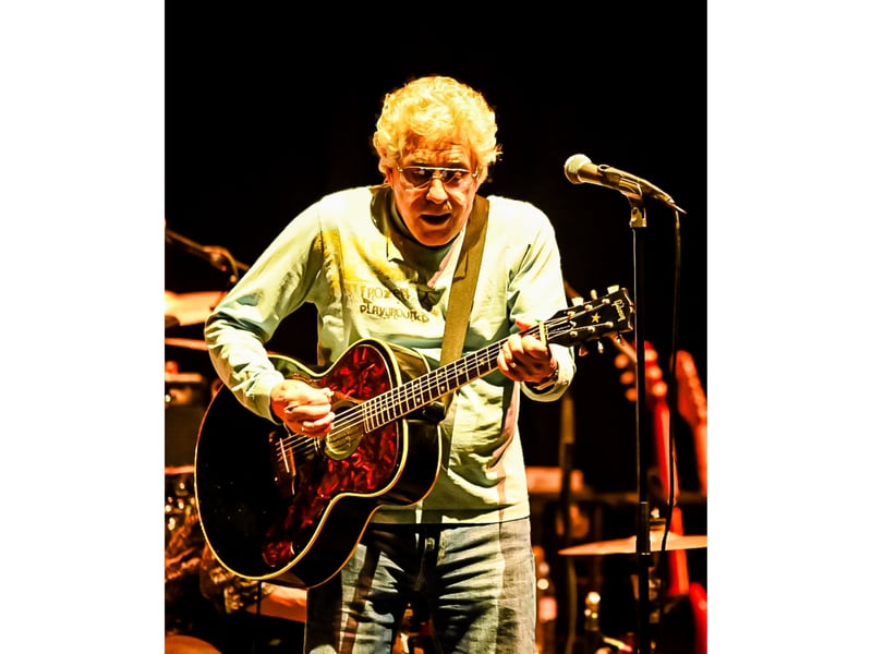 Roger Daltrey played a mix of his own songs and covers.