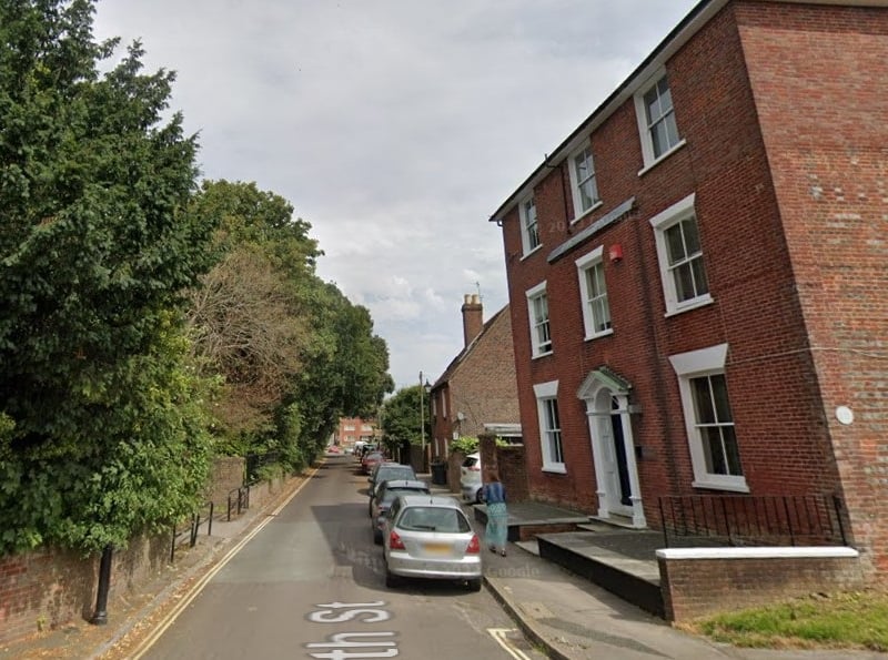 The PO9 postcode which covers areas including Havant, Rowland's Castle, Langstone, has a house market heat rating of 45 meaning homes are quick to sell in this area.