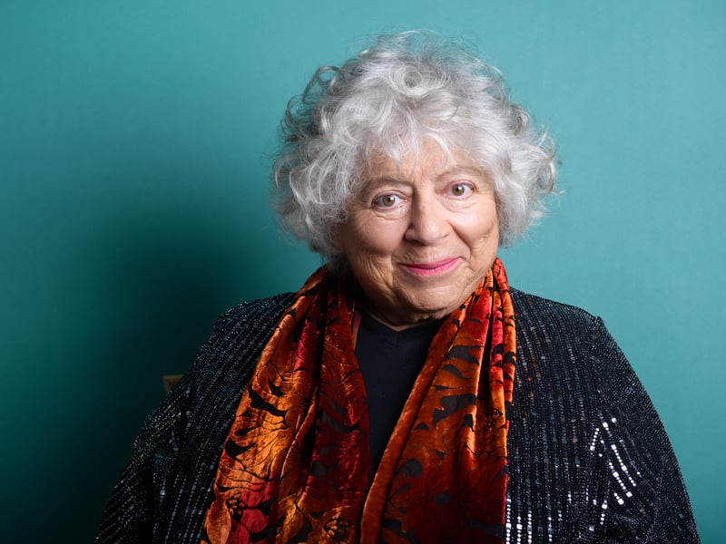Having sold every ticket in 2024, the iconic award-winning actress, TV personality and author Miriam Margolyes
returns to the Pleasance EICC at the Edinburgh Fringe for 14 dates from August 9-24, except the 18th and 21st, performing her 70 minute show at 6pm. She will have more characters, more Dickens, and more fascinating stories about the man behind the classics. At 84, Miriam’s energy and passion are undimmed and her performance as electric as ever. She was Professor Sprout in Harry Potter, and also appeared in Yentl, Little Shop of Horrors, I Love You To Death, End of Days, Sunshine, Scorsese’s The Age of Innocence, Cold Comfort Farm and Magnolia.
Amongst her many awards, she won a BAFTA for Best Supporting Actress for The Age of Innocence and was awarded the OBE for her services to drama in 2002. Her most memorable TV credits include Old Flames, Freud, Life and Loves of a She Devil, Blackadder, The Girls of Slender Means, Oliver Twist, The History Man, Vanity Fair and Supply & Demand. 