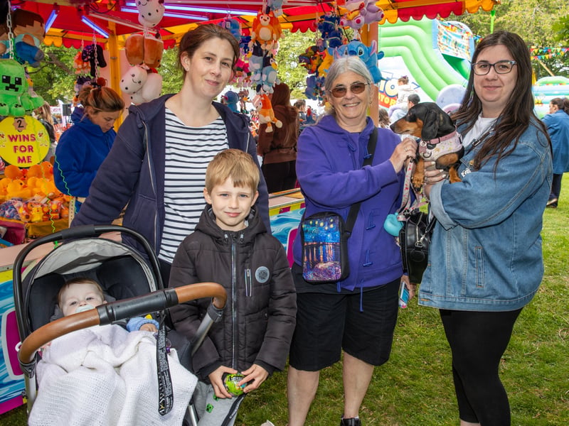 Thousands of people descended to St Marys Church on Bank Holiday Monday for its VE Day celebrations. 

Pictured: Jones Family

Pictures: Alex Shute