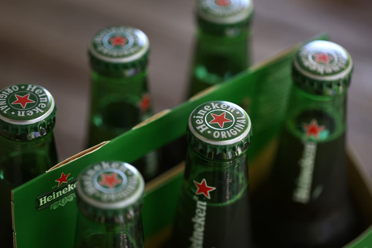 Heineken: beer brewing giant reopening 100s of UK pubs - how to apply for ...